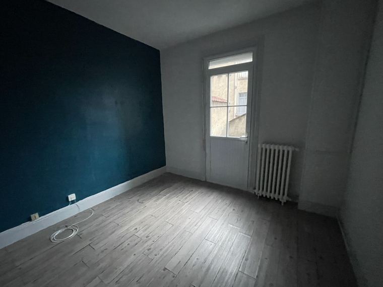 Appartement spacieux au deuxième étage - Le coteau