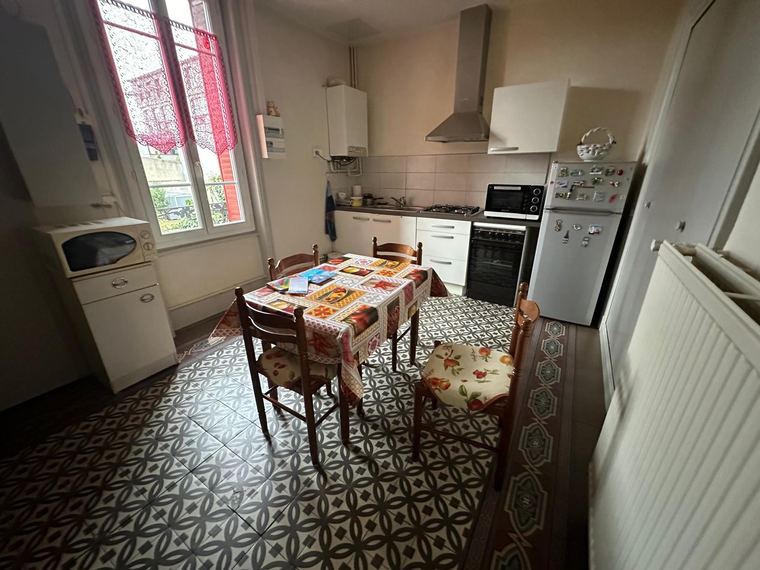 Appartement Roanne 54 M2- 1er étage - LOUE — photo