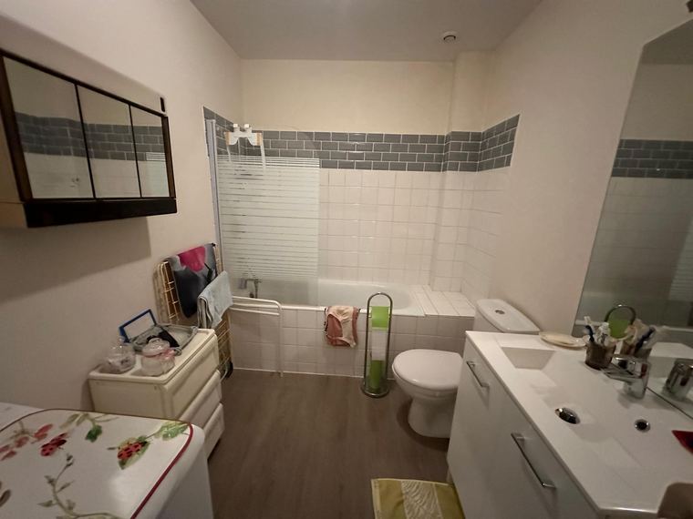 Appartement Roanne 54 M2- 1er étage - LOUE — photo